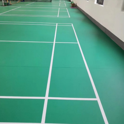 {投注}(室外羽毛球场地面用什么材料好)